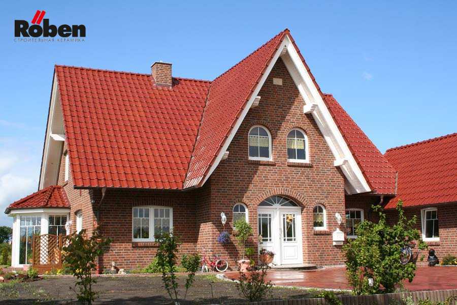 Черепица клинкерная Roben_flandernplus_cay_и_кирпич_WASSERSTRICH Hellrot-buntl_фото дом