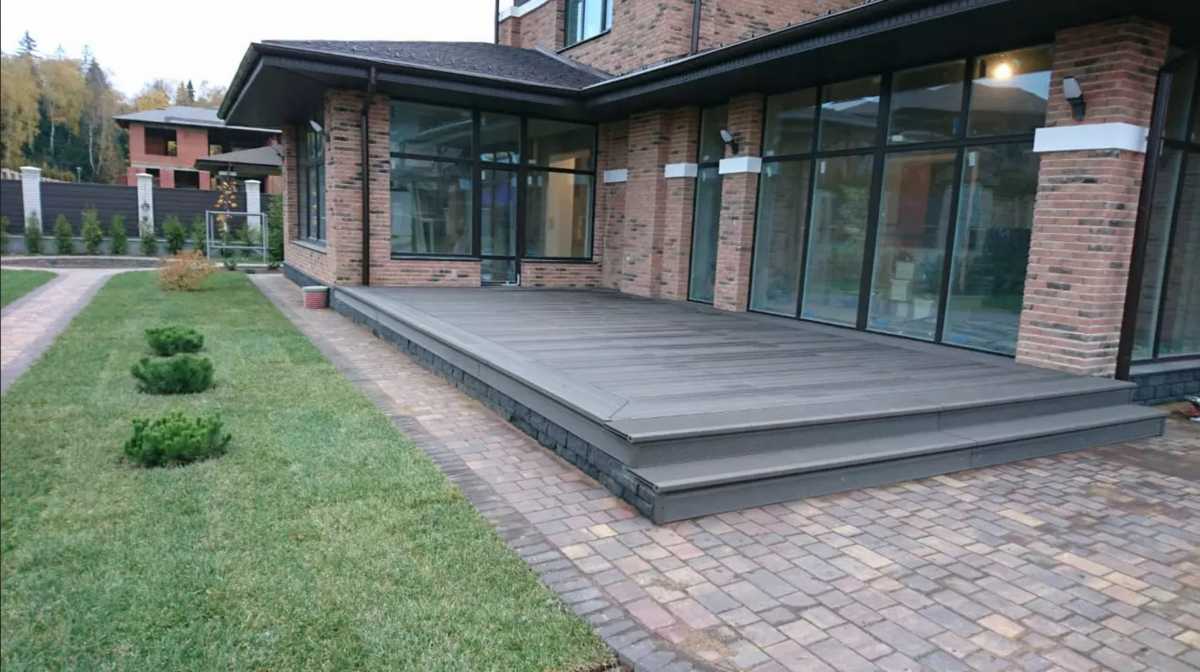 Фото обьект с применением террасной доски CM Decking Natur V1-1