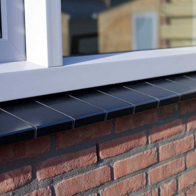 Оконный отлив 105x160x30 black glazed 2