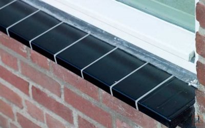 Оконный отлив 105x160x30 black shine glazed 3